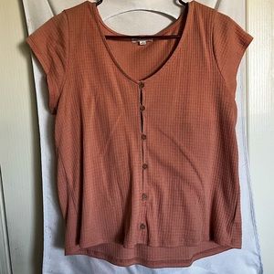 Short sleeve button up